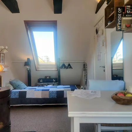 Cozy Haven - Bright Small Rooms, Easy Public Transport Apartamento *