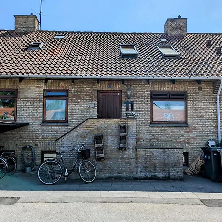 Apartment Cozy Haven - Bright Small Rooms, Easy Public Transport