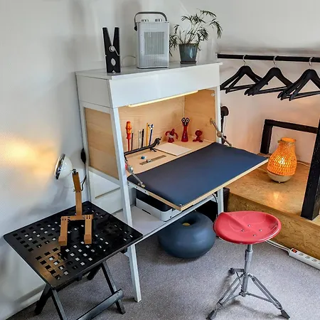 Apartment Cozy Haven - Bright Small Rooms, Easy Public Transport *
