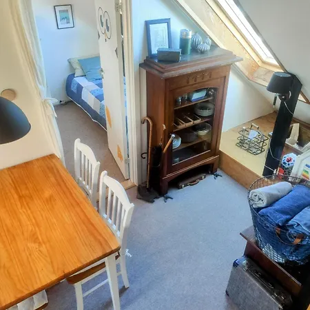 Apartment Cozy Haven - Bright Small Rooms, Easy Public Transport